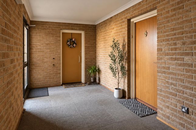 Flat 1, Lanark Road, Juniper Green, EH14 5EL photo 2
