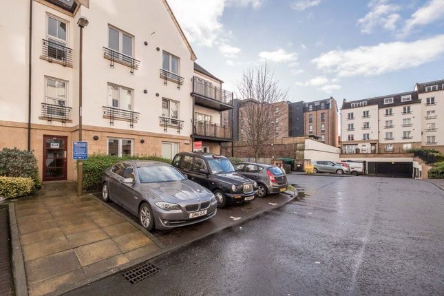 2 bedroom flat to rent in Hopetoun Street, City Centre
