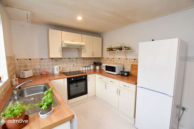46 Little Brook Road, Sale photo 3