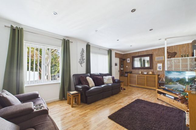 9, Rosemary Gardens, Paignton photo 2