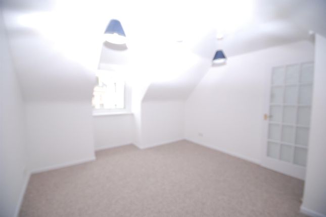 Flat 3, 2, The Square, Seaton photo 4