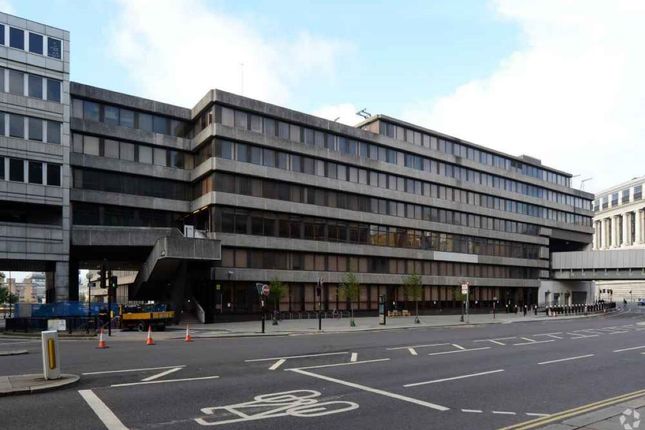 Office to let in Puddle Dock, London