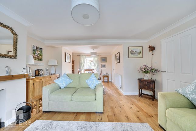 5, Spring Street, Wareham photo 4