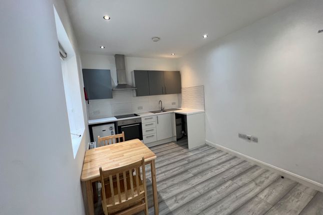 7 115c, Brunswick Park Road, London photo 4
