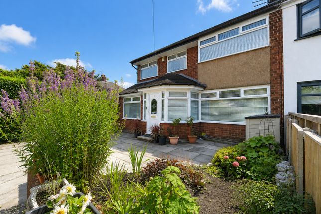 7 Holly Grange, Spring Grove, Merseyside photo 2