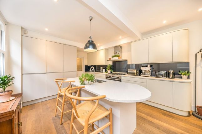 134, Weir Road, London photo 3