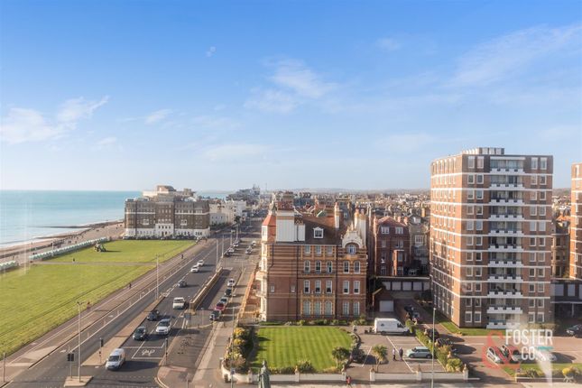 69, Kings House, Grand Avenue, Hove photo 3
