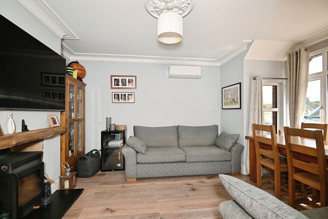 The Hollow, 337, Queens Road, Kent photo 2