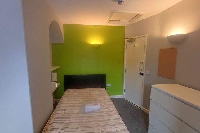 Room 5, 118, Wherstead Road, Ipswich photo 2