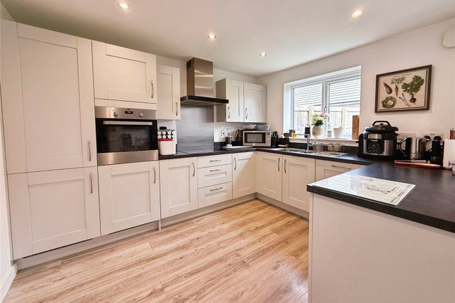 12, Upper Oaks Drive, Leicester photo 2