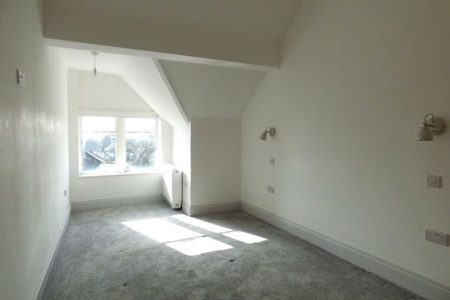 111,Flat 3, Church Street, Malvern photo 5