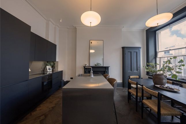 Flat for sale in Anning Street, London
