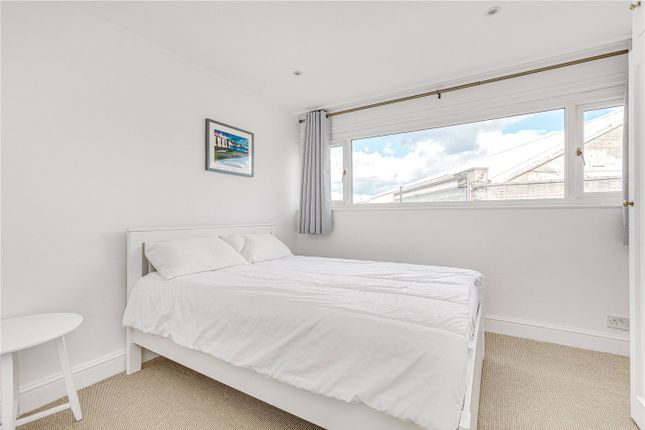 Terraced house to rent in Parsons Green Lane, London
