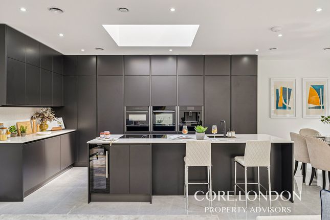 Flat House at Rear, 43, Rosemont Road, London photo 4
