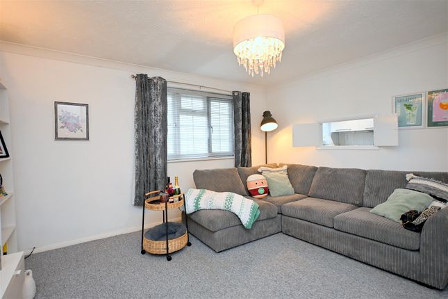 Flat 6, Chiltern Court, Albert Road, Polegate photo 3