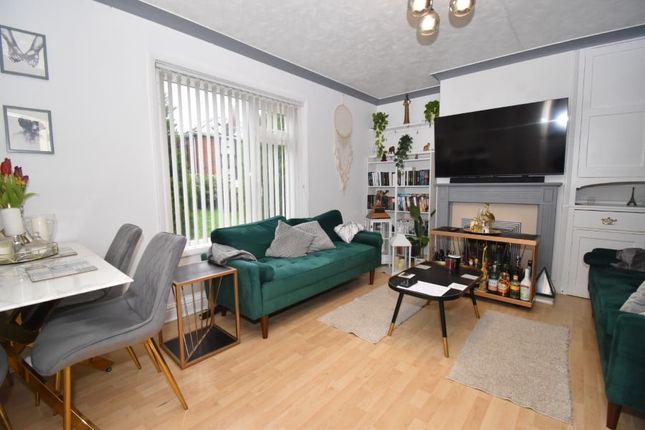 1, Hurst Avenue, Exeter photo 3
