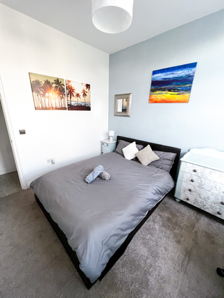 Flat to rent in Upper Station Road, Bristol