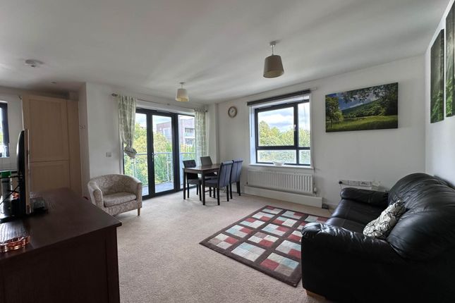 Lawrence Court, Room      Palmerston Road, London photo 3