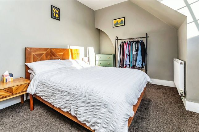 Flat for sale in Stanford Road, London