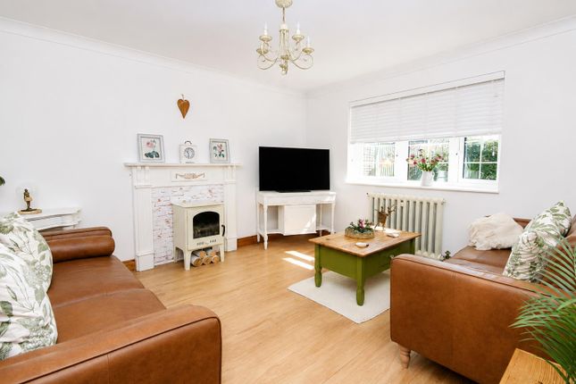 4, Ringwood Close, Little Melton photo 2