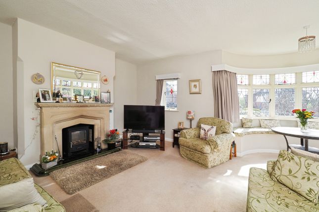 17, Hall Drive, Nottingham photo 4