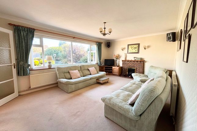23 Croft Road, Selsey photo 2