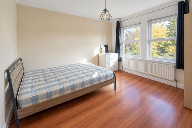 5A, Carlisle Road, London photo 4