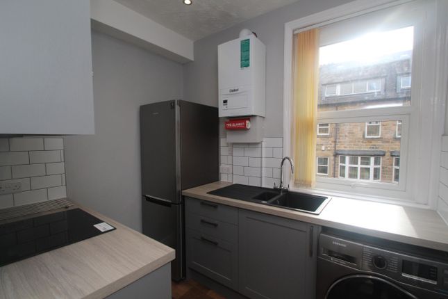 Flat 3, 5, St. Marys Avenue, North Yorkshire photo 3