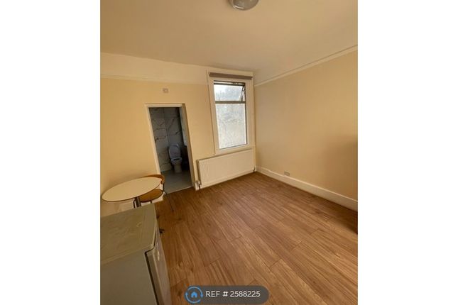 Room   Hardwicke Road, Hardwicke Road, London photo 2