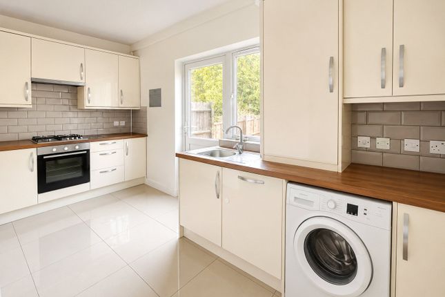18, Shaw Road, Bromley photo 2