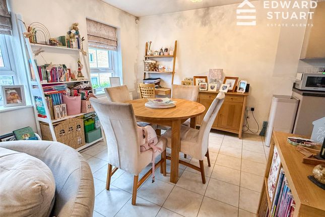 3, Farlakes Drive, Cambridgeshire photo 4