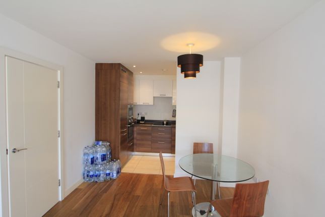 Flat to rent in Harbinger Road, London, London