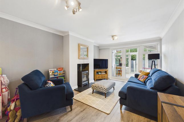 11, Derwent Road, Dronfield photo 3