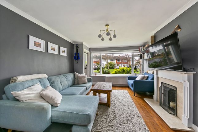 10, Elizabeth Gardens, Sunbury On Thames photo 2