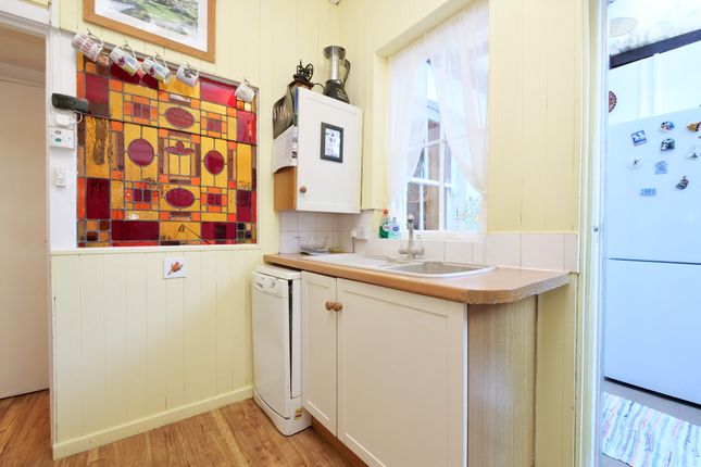 12 Wootton Grove, Sherborne photo 3