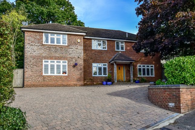Thumbnail Detached house for sale in Abbots Road, Abbots Langley