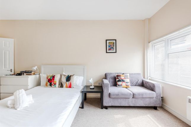 6, St. James's Mews, Bath photo 4