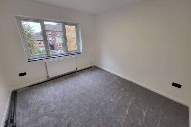 9 Stockwood Court, Stockwood Crescent, LUTON photo 3