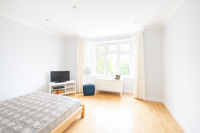 Salisbury Court, Salisbury Road, WIMBLEDON photo 4
