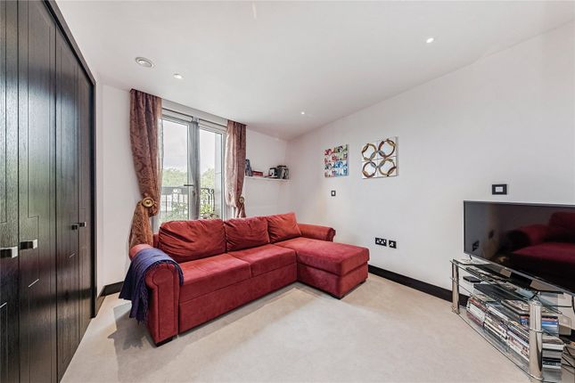 Flat for sale in Chapter Street, Pimlico, London