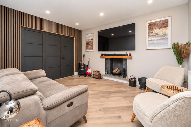 7, Esk Avenue, Bury photo 4