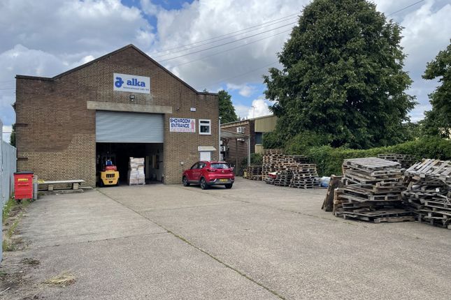 Warehouse to let in Southfields Road, Dunstable