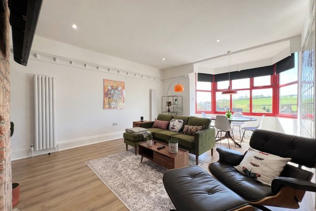 Apartment 3, Laurel Bank, Main Street, LEEDS photo 3
