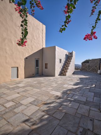 Villa for sale in Diorama, Paros (Town), Paros, Cyclade Islands, South Aegean, Greece