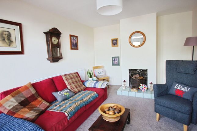 1, St. Annes Gardens, Hengoed photo 3