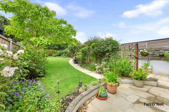 37, Hilltop, Loughton photo 4