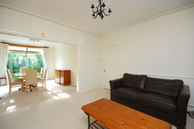 Walmington Fold, Finchley photo 2