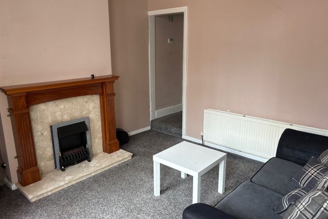 37, Sutton-in-Ashfield photo 2