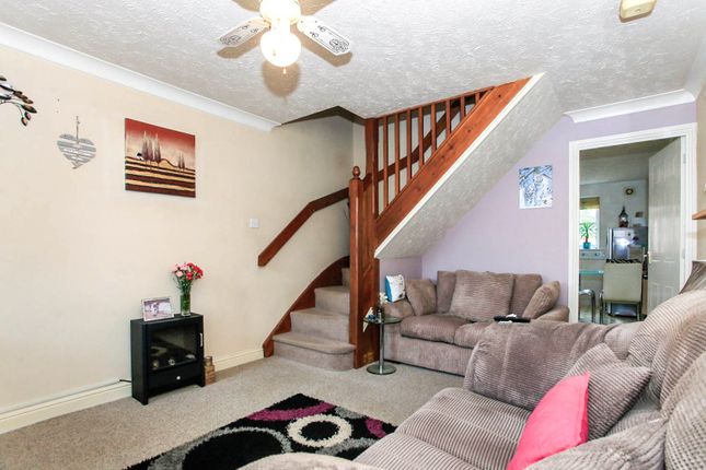 165, Meadenvale, Peterborough photo 2