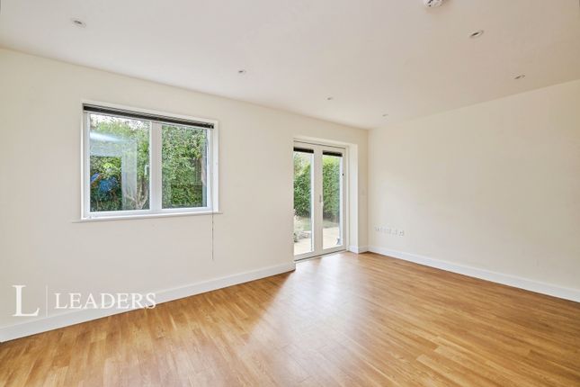 Flat 3 Eddeva House, 130, Queen Ediths Way, Cambridge photo 3